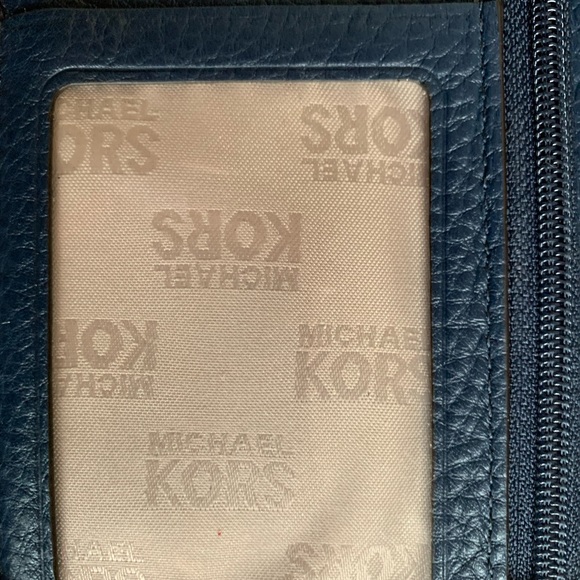 New Michael Kors leather wallet navy w/ gold hardware zip around closure - Picture 6 of 7
